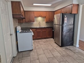 4306 Effie St in Bellaire, TX - Building Photo - Building Photo