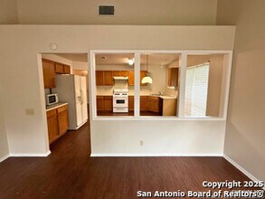 1606 Kingsbridge in San Antonio, TX - Building Photo - Building Photo