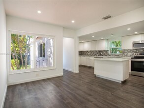 2520 SW 22nd Terrace in Miami, FL - Building Photo - Building Photo
