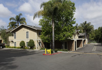 Aloma Apartments in Laguna Niguel, CA - Foto de edificio - Building Photo