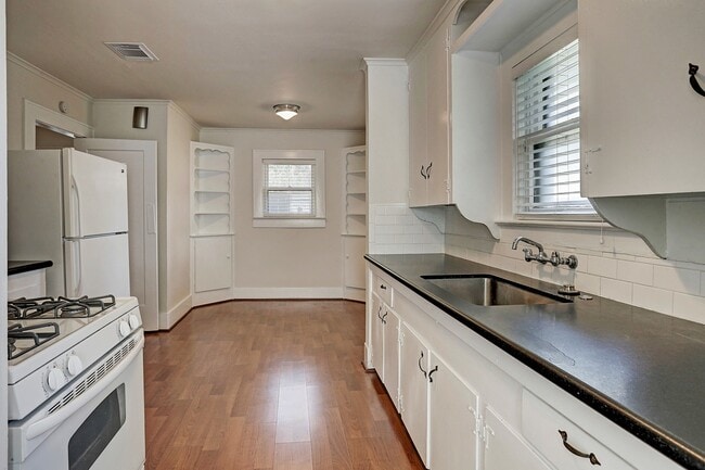 property at 1926 W McKinney St