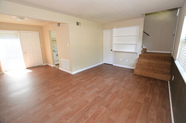 195 Overland Rd in Montevallo, AL - Building Photo - Building Photo