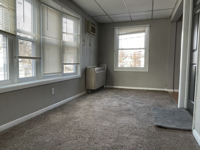 906 West Ave, Unit Apt 3