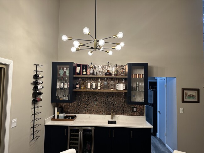 4646 S 124th St in Greenfield, WI - Foto de edificio - Building Photo