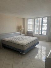 600 Three Islands Blvd, Unit 1015 in Hallandale Beach, FL - Building Photo - Building Photo