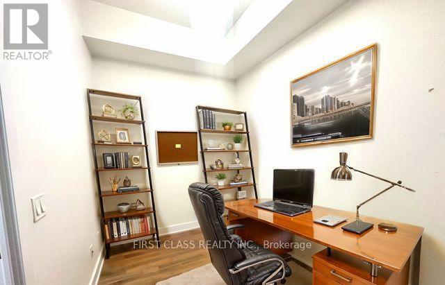 128 Fairview Mall Dr in Toronto, ON - Building Photo - Building Photo