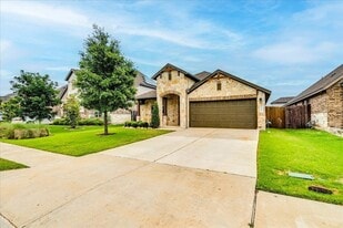 1905 Goldilocks Ln in Manchaca, TX - Building Photo
