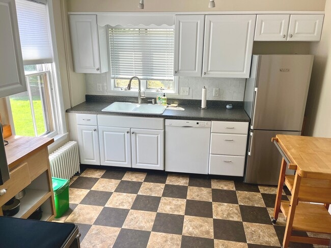 3 Bayview Ave in Stonington, CT - Building Photo - Building Photo