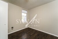 1925 Grinnalds Ave photo'