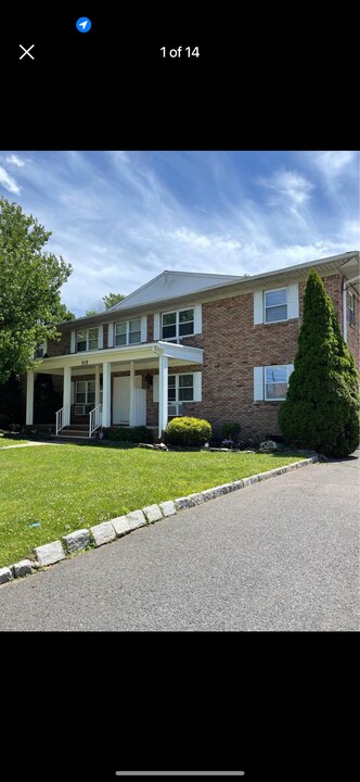 515 Bound Brook Rd in Dunellen, NJ - Building Photo