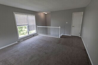 7217 N Moberly Dr in Columbia, MO - Foto de edificio - Building Photo