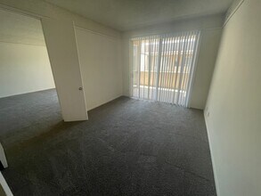 1840 Fairburn Ave, Unit #310 in Los Angeles, CA - Foto de edificio - Building Photo