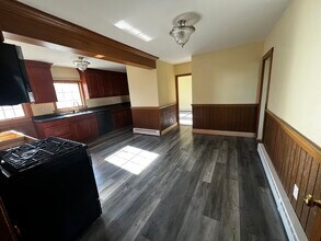 28 Glen St in Whitman, MA - Building Photo - Building Photo