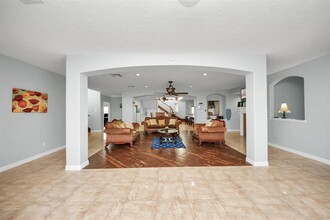 12218 Ashley Cir Dr E in Houston, TX - Building Photo - Building Photo