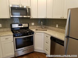 19 Perrin St in Boston, MA - Building Photo