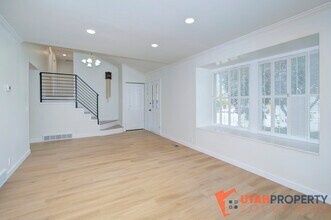 1048 Pineridge Rd in Sandy, UT - Building Photo - Building Photo
