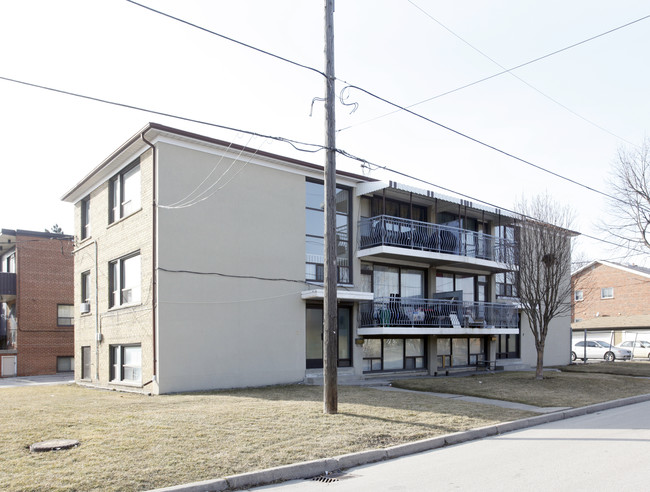 2 Cuffley Cres N in Toronto, ON - Building Photo - Primary Photo