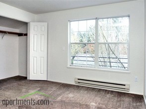 Hampton Ridge Apartments in Tigard, OR - Building Photo - Interior Photo