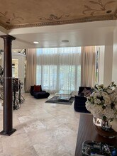 3320 NE 164th St in North Miami Beach, FL - Building Photo - Building Photo