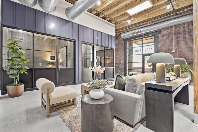 Boxcar Apartments in Spartanburg, SC - Foto de edificio - Building Photo