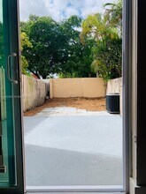 1900 SW 121st Ct in Miami, FL - Building Photo - Building Photo