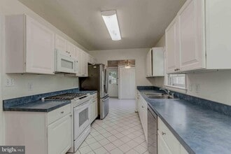 9703 Stoneham Terrace in Bethesda, MD - Building Photo - Building Photo