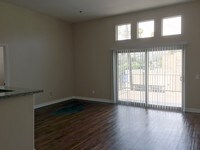 Living/Dining - Hollywood View Towers Apartments in Los Angeles, California