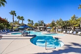 The Equestrian by Picerne in Henderson, NV - Foto de edificio - Building Photo