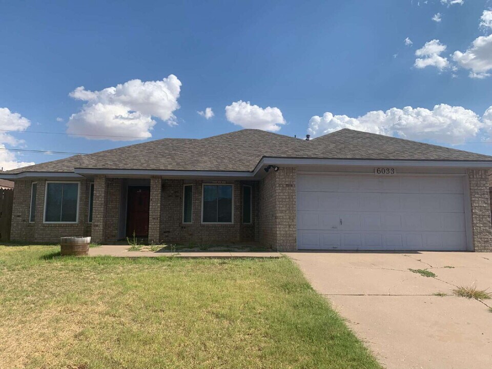 6033 73rd St in Lubbock, TX - Foto de edificio