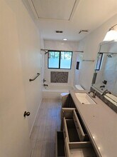 25 N Mossrock Rd in Spring, TX - Building Photo - Building Photo