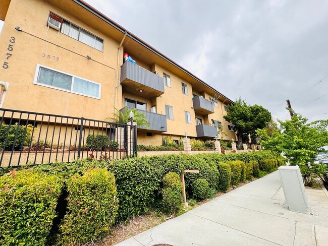 3575 Fletcher Dr, Unit 5