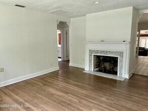 1240 Holmesdale Rd in Jacksonville, FL - Building Photo - Building Photo