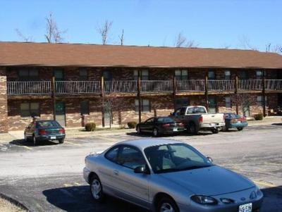 Schackleford Apartments in Marshfield, MO - Building Photo - Building Photo