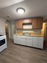 12 Farren Ave, Unit Floor 3 in Turners Falls, MA - Building Photo