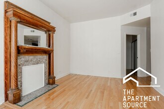 902 W Montrose Ave in Chicago, IL - Building Photo - Building Photo