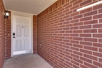1866 Olde School Rd in Edmond, OK - Building Photo - Building Photo