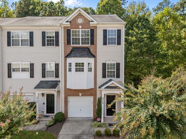 property at 2758 Wyntercrest Ln