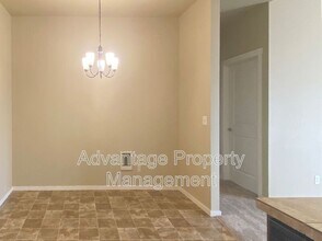 519 Catron St N in Monmouth, OR - Foto de edificio - Building Photo