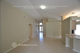 1654 Wakefield Dr in Brandon, FL - Building Photo - Building Photo
