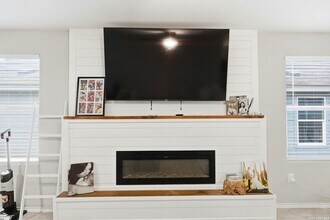 140 Maverick Cv in Pleasanton, TX - Foto de edificio - Building Photo