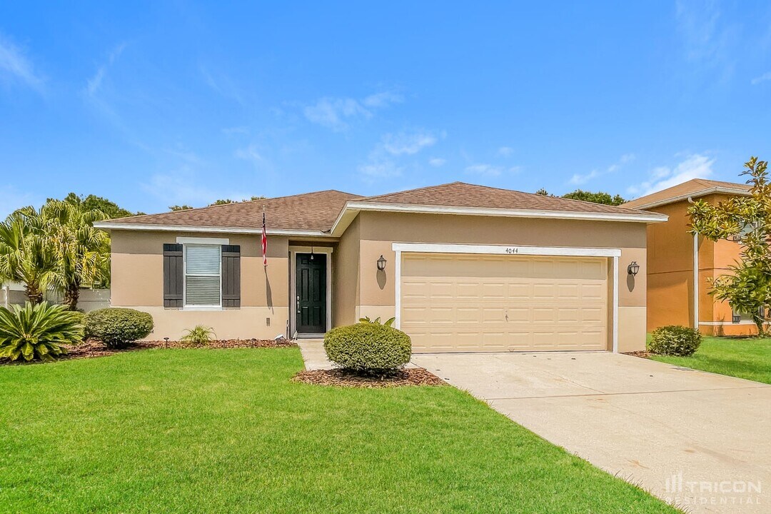 4044 Festival Pointe Blvd in Mulberry, FL - Foto de edificio