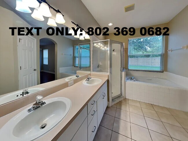 2993 61st Ave S in St. Petersburg, FL - Building Photo - Building Photo