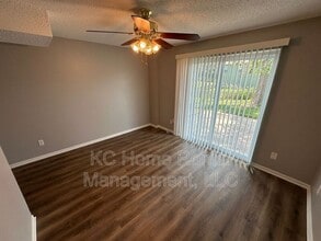 433 Lee Dr in Liberty, MO - Building Photo - Building Photo