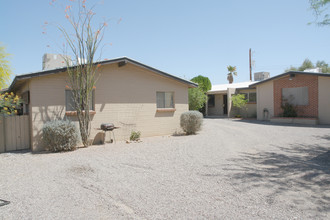 321-329 E Blacklidge Dr in Tucson, AZ - Building Photo - Building Photo