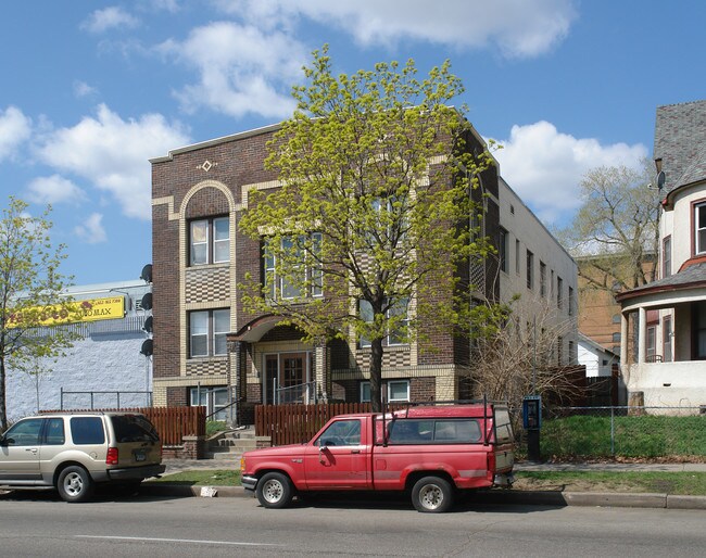 2940 Portland Ave in Minneapolis, MN - Building Photo - Building Photo