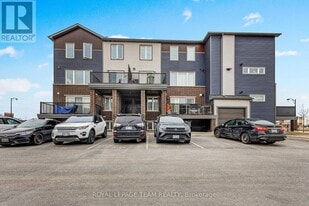 36 Affinity Private in Ottawa, ON - Building Photo