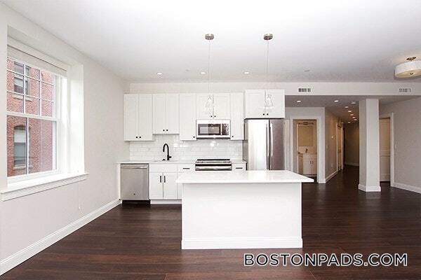 120 Washington St in Salem, MA - Building Photo