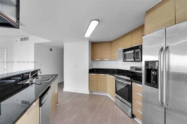 1881 79th Street Causeway in Miami Beach, FL - Building Photo - Building Photo