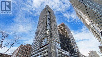 39-3739 Roehampton Ave in Toronto, ON - Building Photo - Building Photo