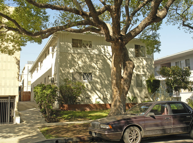 7627 Hampton Ave in Los Angeles, CA - Building Photo - Building Photo